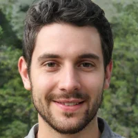 Natan Uajt
